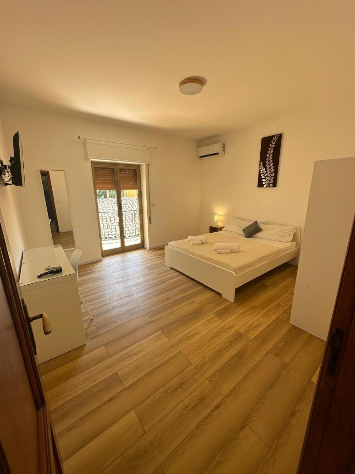 We Home Taormina Center With Parking エクステリア 写真